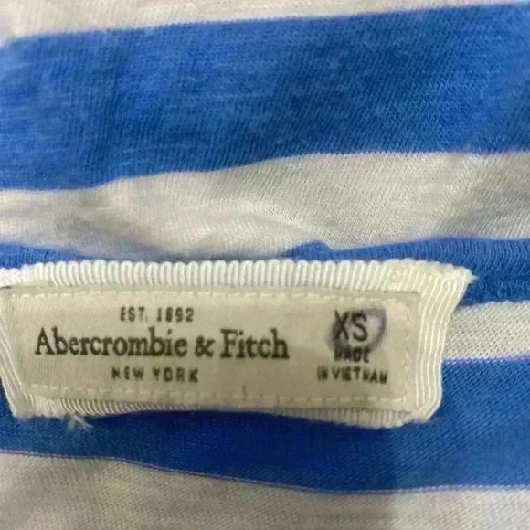 Abercrombie & Fitch Stripped, Cropped Tee. Size, Light Blue & White. Size XS - Picture 4 of 4